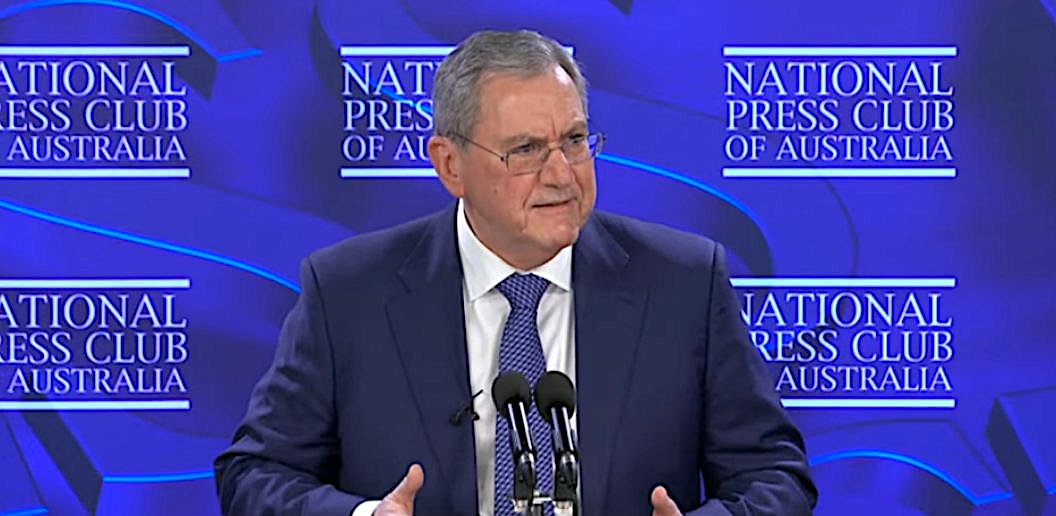 Председатель ASIC Джо Лонго выступает с речью в Национальном пресс-клубе в Канберре в среду. Источник: Национальный пресс-клуб Австралии Председатель ASIC Джо Лонго выступает с речью в Национальном пресс-клубе в Канберре в среду. Источник: Национальный пресс-клуб Австралии