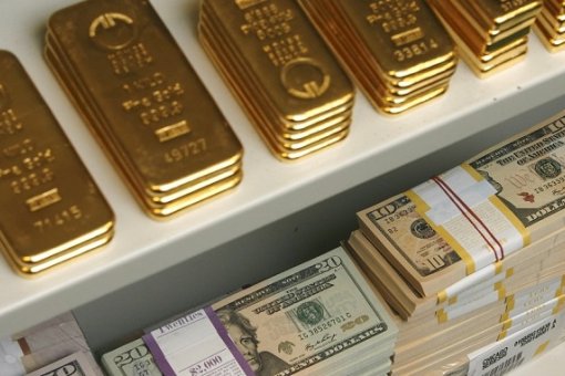 Золото превышает доллары в российских резервах, поскольку правительство делает упор на дедолларизацию
