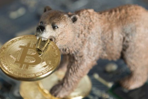 Почему аналитики ожидают, что биткоин резко упадет до 7,700 долларов?