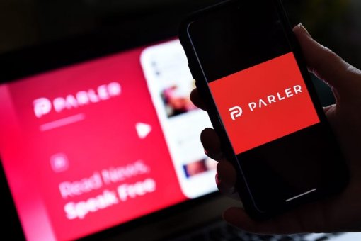 Apple заблокировала Parler в App Store. Amazon следует действиям Apple
