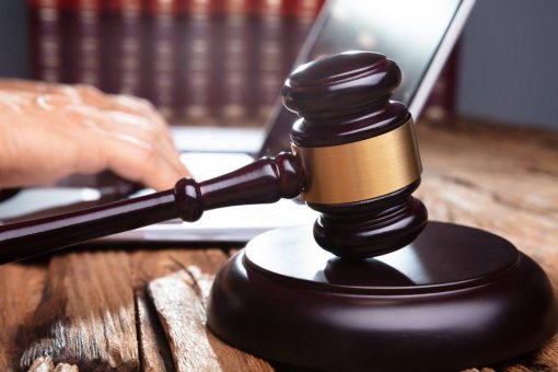 Суд Великобритании разрешает отправлять юридические документы через NFT