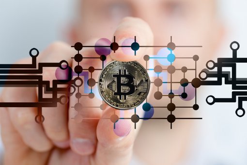 Аналитик FX Pro призывает трейдеров учитывать все факторы, влияющие на курс BTC