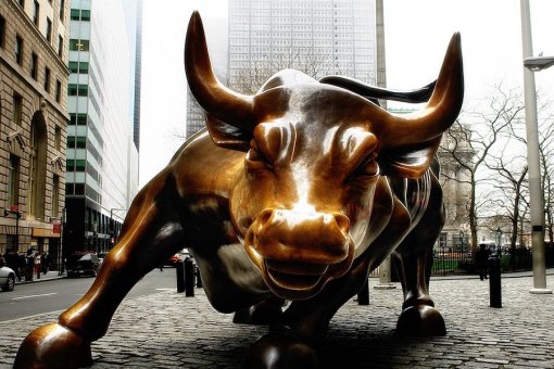 Биткойн впервые в истории превысил 25 тысяч долларов