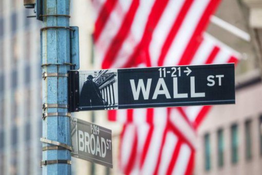 Биткоин может рухнуть после достижения 9,100 долларов, так как фьючерсы США намекают на распродажу