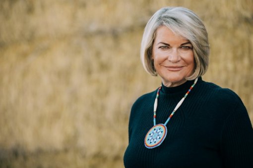 Сенатор Синтия Ламмис проведет образовательный курс для законодателей по криптовалюте