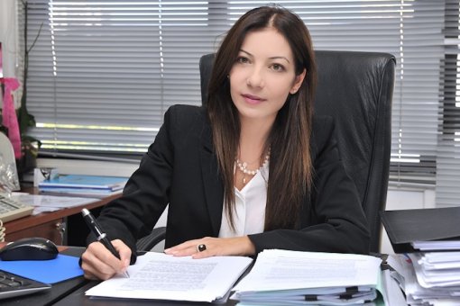 Глава CySEC Деметра Калорегу добавляет шесть доменов FX и криптовалюты в список предупреждений