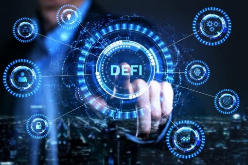 Хестер Пирс: настоящая децентрализация - единственное, что спасет проекты DeFi