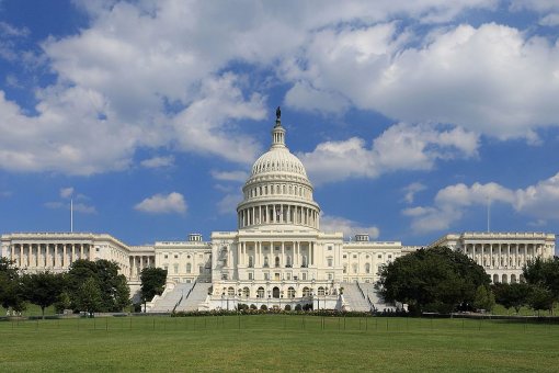 Демократы сохранили контроль над Сенатом США 