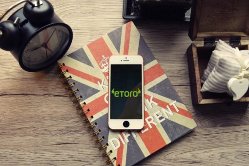 eToro запустит дебетовую карту в 2020 году