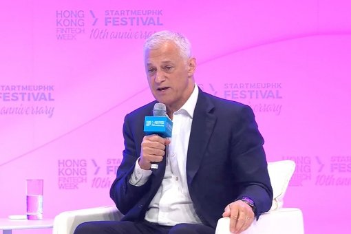 Генеральный директор группы Standard Chartered Билл Винтерс. Источник: Неделя финтех-инноваций в Гонконге Генеральный директор группы Standard Chartered Билл Винтерс. Источник: Неделя финтех-инноваций в Гонконге