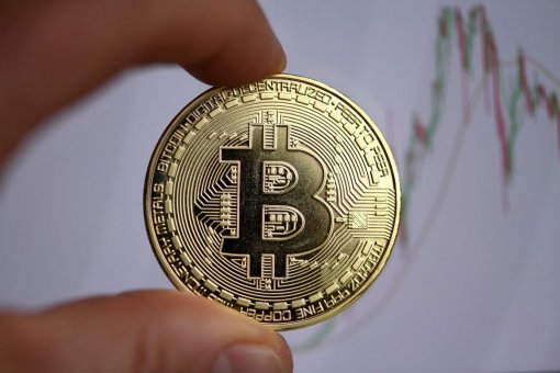 Биткоин вернулся к уровню поддержки 63 000-65 000 долларов США