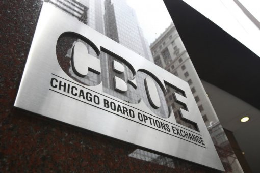 "CBOE" намерена опередить "CME Group" в запуске фьючерсов на биткоин