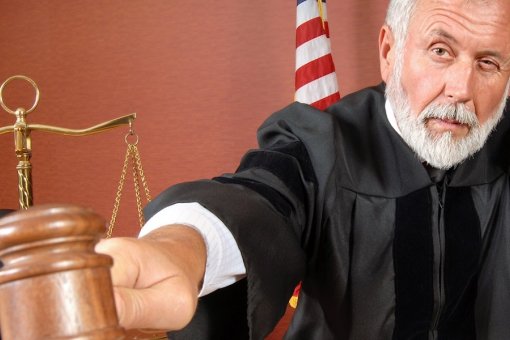 Судья отменил собственное «ошибочное» отклонение иска против Overstock