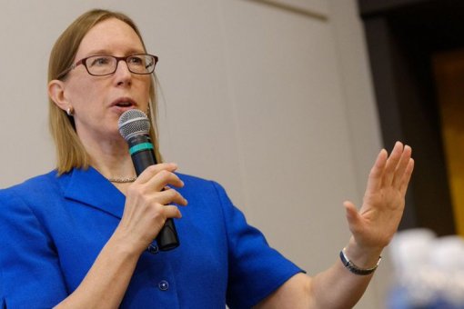 Хестер Пирс критикует повестку дня Комиссии по ценным бумагам и биржам США