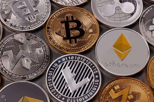 Упавший ниже 9,000 долларов биткоин потянул за собой все крупные альткоины