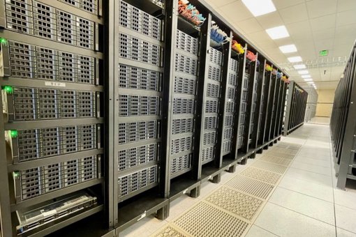 Один из центров обработки данных RRMine Global, расположенный в Портленде, США.