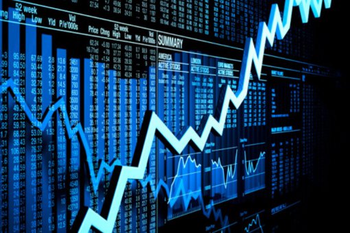 Два основных рынка фьючерсных контрактов на биткоин в среду и четверг значительно увеличили объем. Открытые рыночные данные показывает, что на Чикагской бирже опционов (Chicago Board Options Exchange) появилось огромное, если не рекордное, количество фьючерсов по биткоину, с тех пор, как они впервые стартовали в декабре прошлого года. Было продано 18,210 контрактов для майских фьючерсов, а также 703 для июньских и 87 для июльских. По августовским контрактам биржи пока информации нет.
