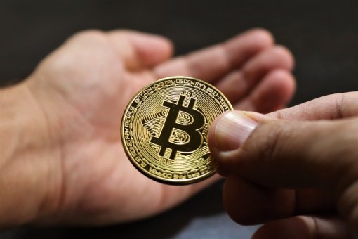 Биткоин смотрит на уровень поддержки 55 000 долларов США