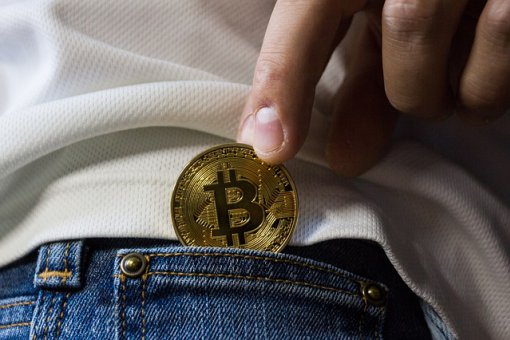 Цена биткоина выросла на 6,8% впервые за последние 2 недели