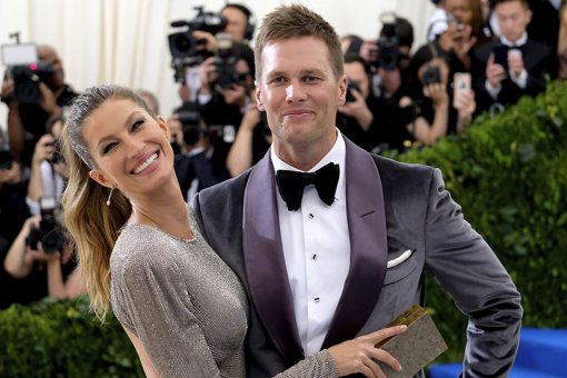 Том Брэди уходит на пенсию, чтобы сосредоточиться на семье и стартапе NFT