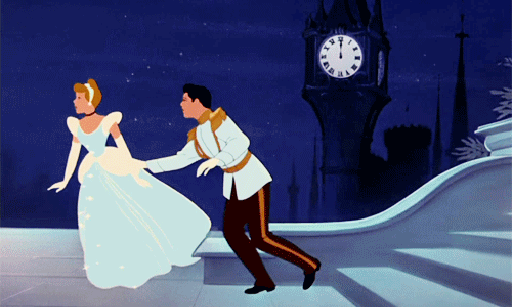 Золушка 2015 превращение. Золушка уолт дисней. Золушка уолт дисней. Из золушки в принцессу. Принцесса превращается.